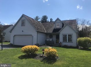 102 Cranbrook Dr, Dover, PA 17315