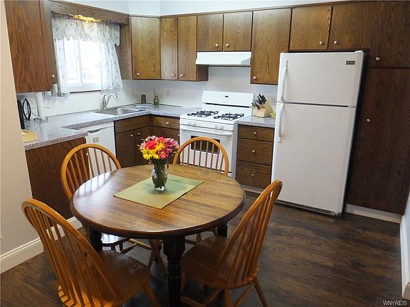4th image of 2749 Livingston Ave