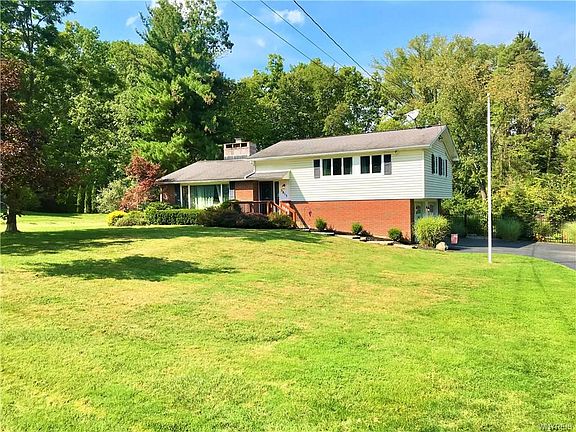 2nd image of 5815 Cloverfield Dr