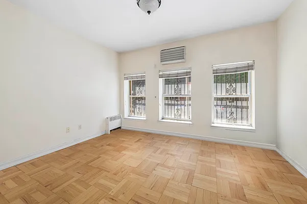 Rented by Compass | media 25