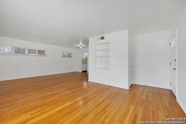 103 Oakhurst Pl — Photo 5