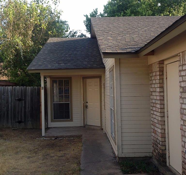 1st image of 1812 Prairie Knoll Ct #B
