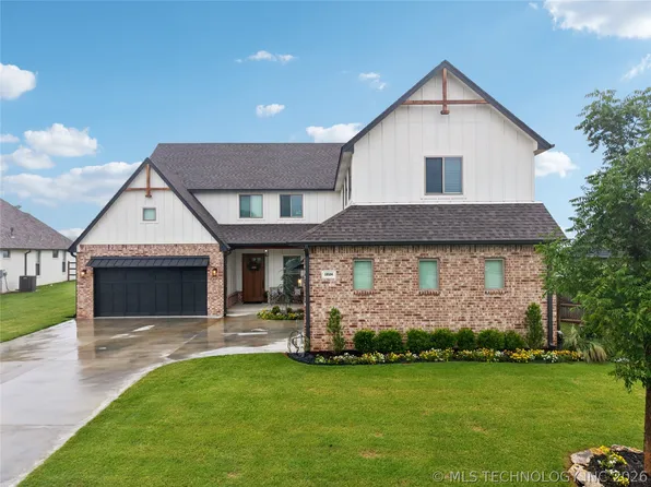 19104 E Beecher Ct, Owasso, OK 74055