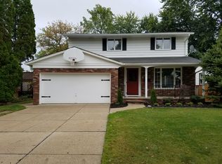 6011 Hodgman Dr, Parma Heights, OH
