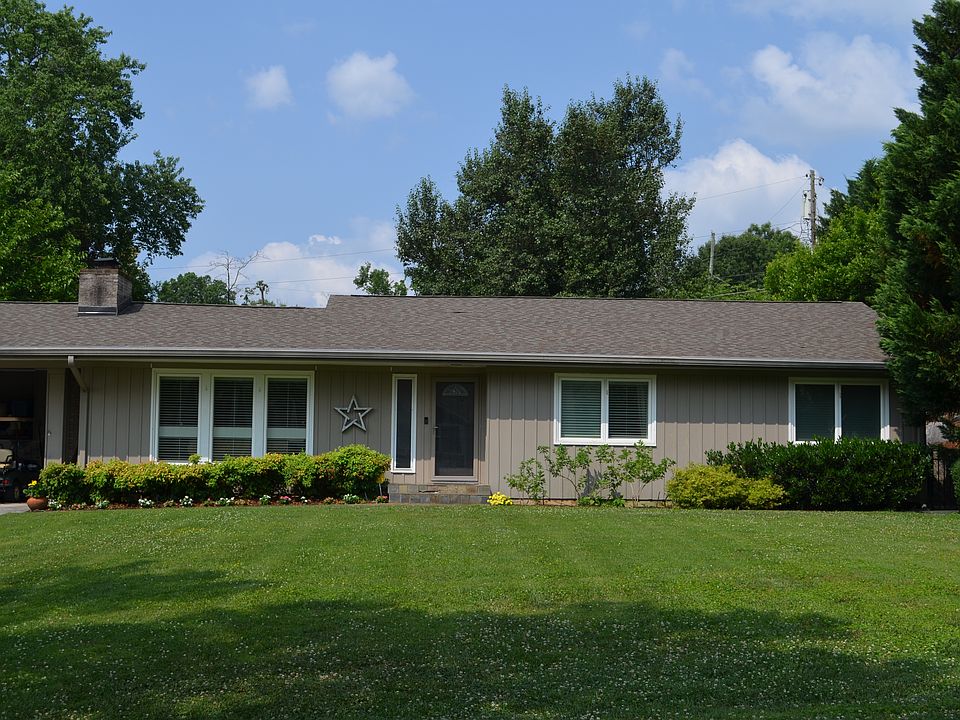 1st image of 2 Fairhills Dr