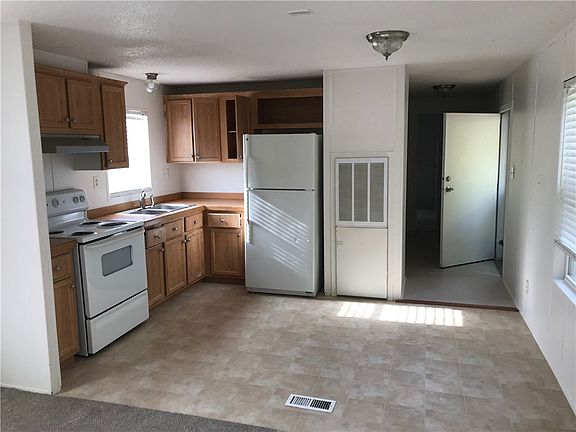 2nd image of 510 Baker Ln