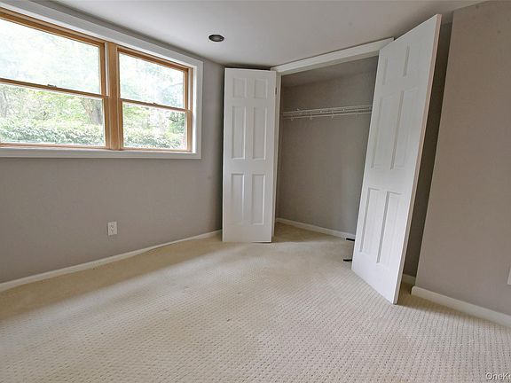 4th image of 6 Southold Road