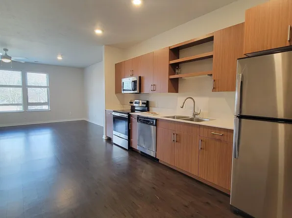 630-305 S Garfield Ave, Traverse City, MI 49696