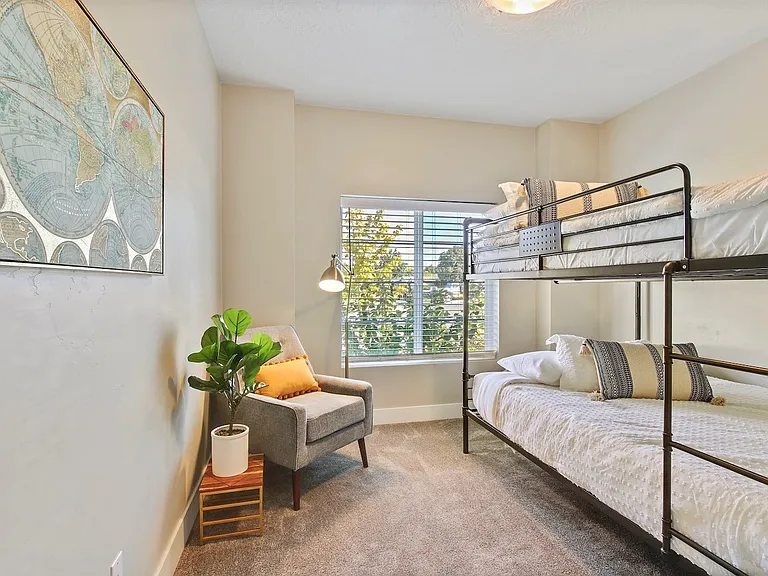 2023 E Oakcrest Dr — Photo 37