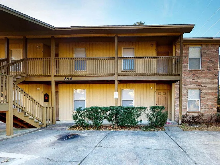 895 Silverwood Dr #3 — Photo 1
