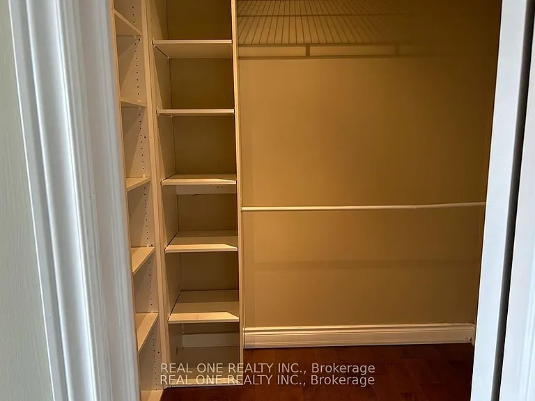 2460 Felhaber Cres — Photo 18