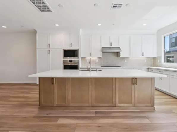 4942 Spirea Way, Carlsbad, CA 92008