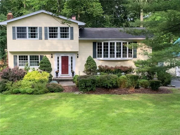 5 Mockingbird Lane, Washingtonville, NY 10992