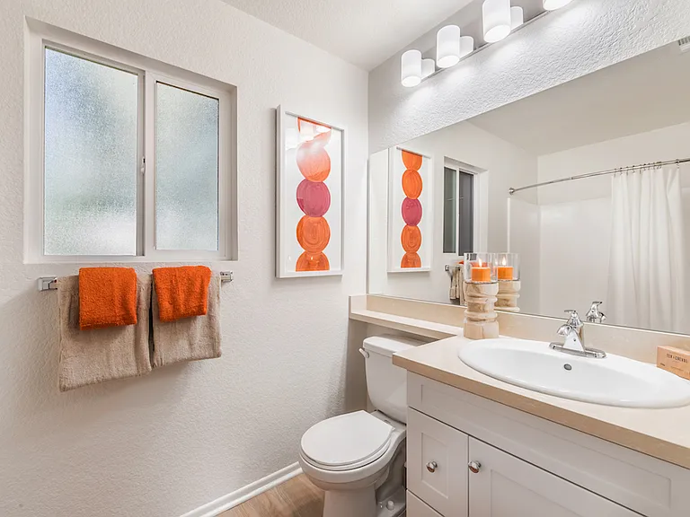 Windwood Glen Apartment Homes — Photo 13