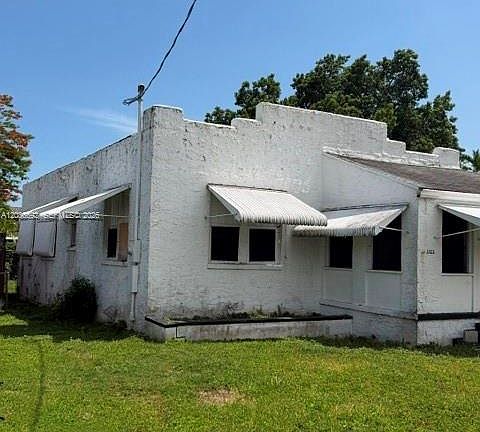 2nd image of 3322 SW 9th St