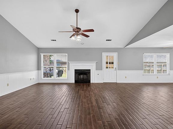 5th image of 10 Nevada Ln
