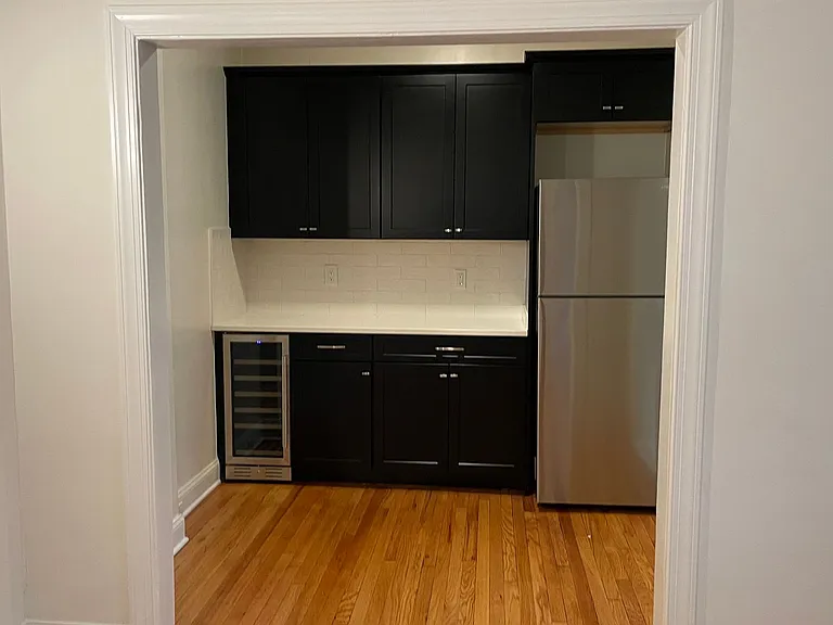 Guilford Apartments — Photo 12