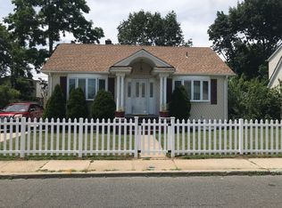 77 Biltmore Ave, Elmont, NY 11003
