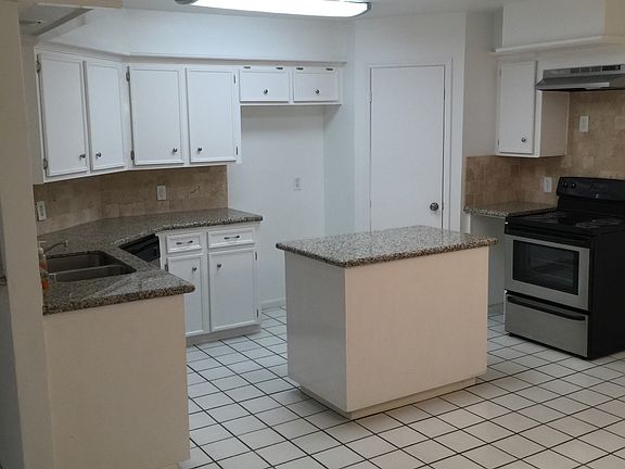 large open kitchen. New stainless appliances, new granite, l