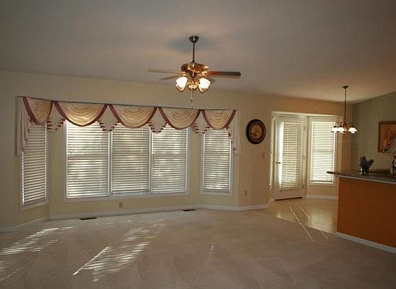 4th image of 4 Robert Terrace Ct