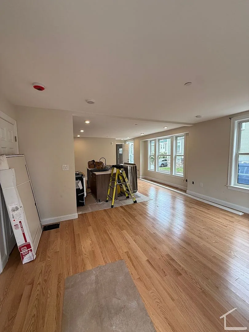 Brand new Listing in Allston Sept 15th move in — Photo 3