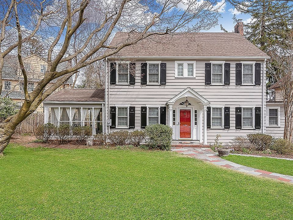 2nd image of 79 Luddington Rd