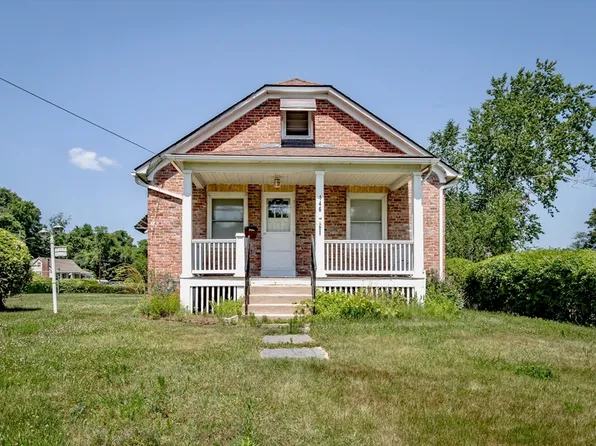 146 High St, Agawam, MA 01001