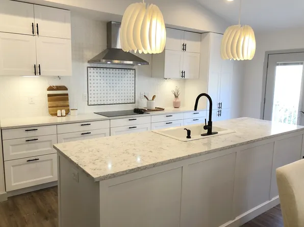 204 Saint Martins Ln, Hazard, KY 41701