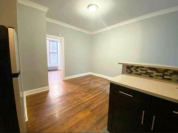3rd image of 166 W 129th St #20A