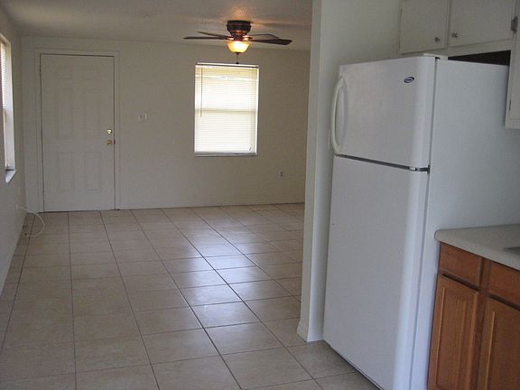 5th image of 215 W Ann St