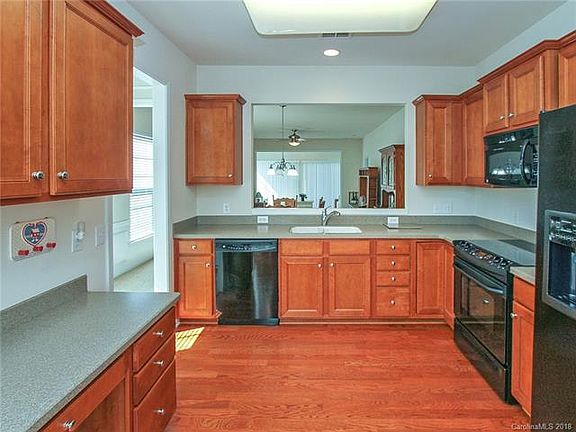 5th image of 16283 Raven Crest Dr