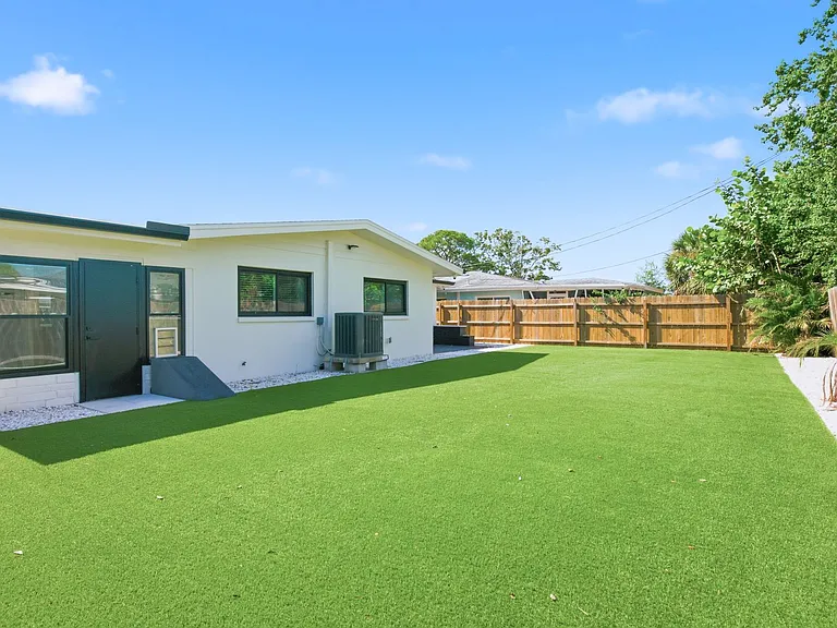 2488 Del Rio Way — Photo 34