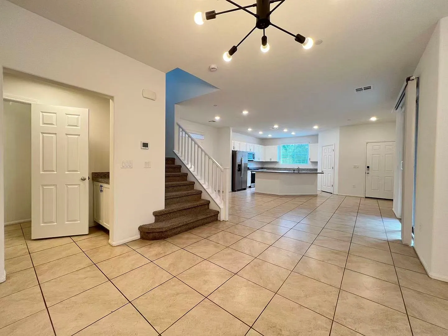 1347 Graphite Ave — Photo 3