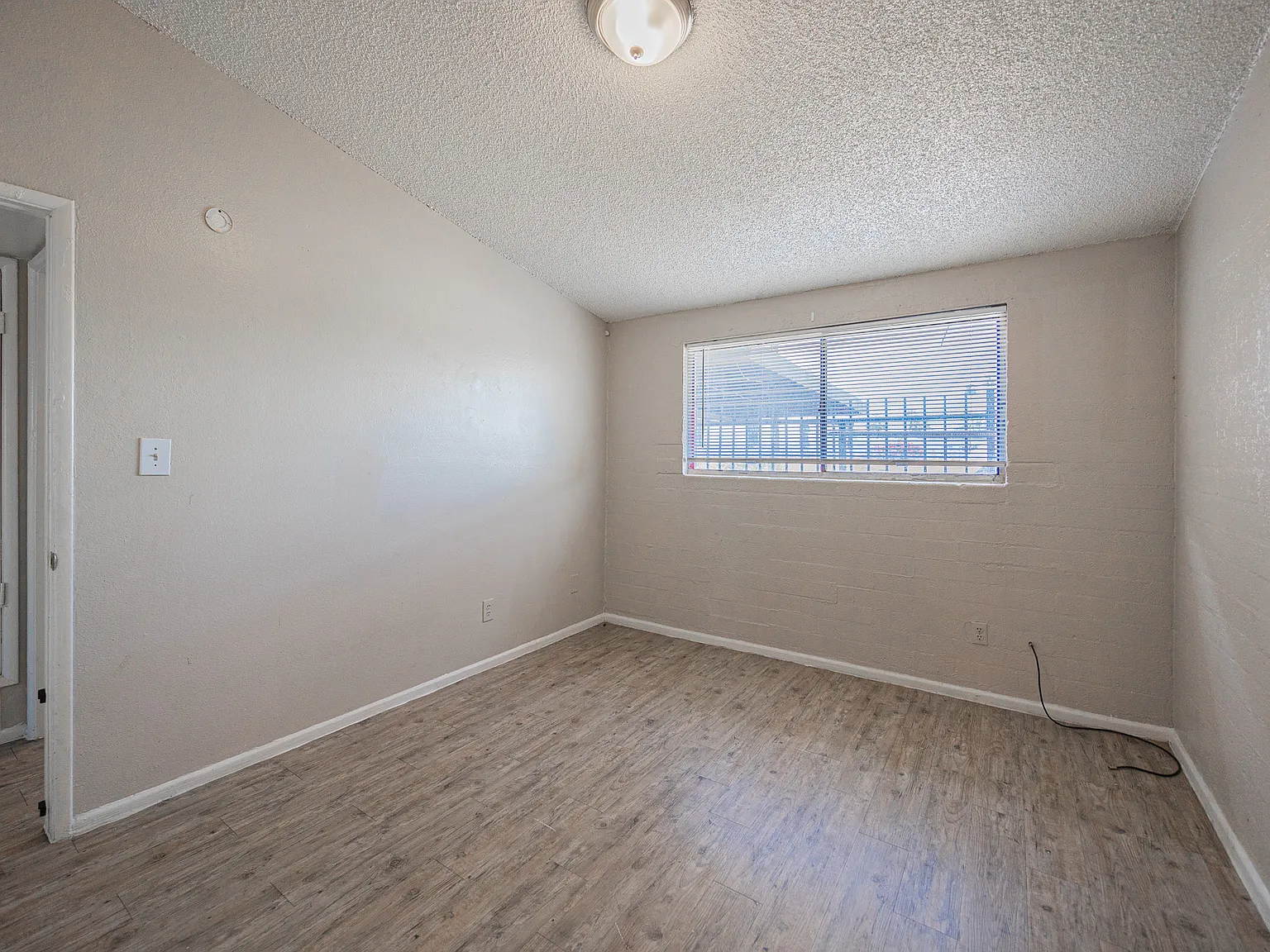 2115 W Devonshire Ave, Phoenix Az — Photo 4