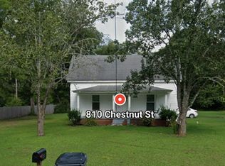 810 Chestnut St, Laurens, SC 29360