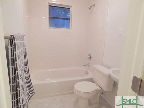 2nd image of 506 1/2 E 61st St