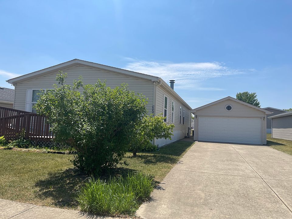 2nd image of 322 Lilac Ln