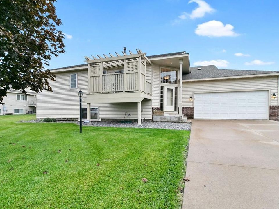 1st image of 34 Mullan Dr