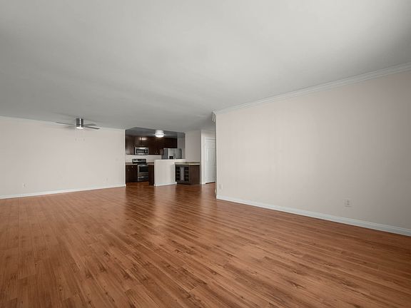 5th image of 2050 1/2 S Bentley Ave #Penthouse 3
