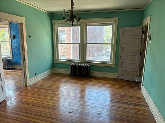 3rd image of 3512 Kenwood Ave