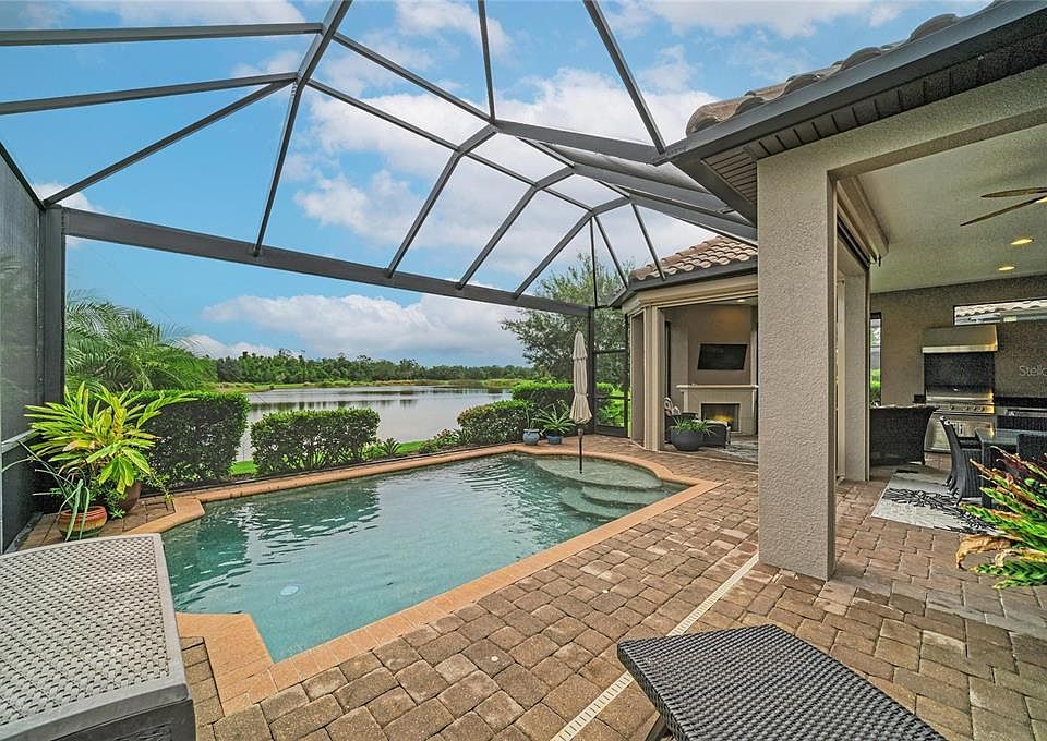 1st image of 13321 SORRENTO WAY