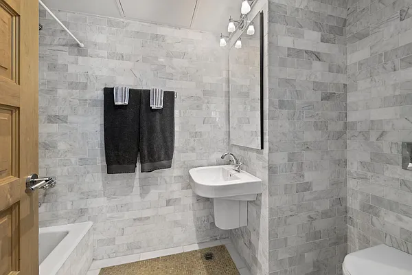 Rented by Compass | media 14