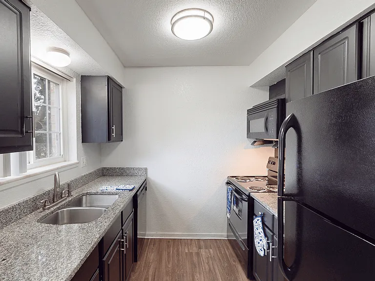 Black Kitchen Appliances