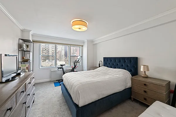 Sold by Douglas Elliman | media 15