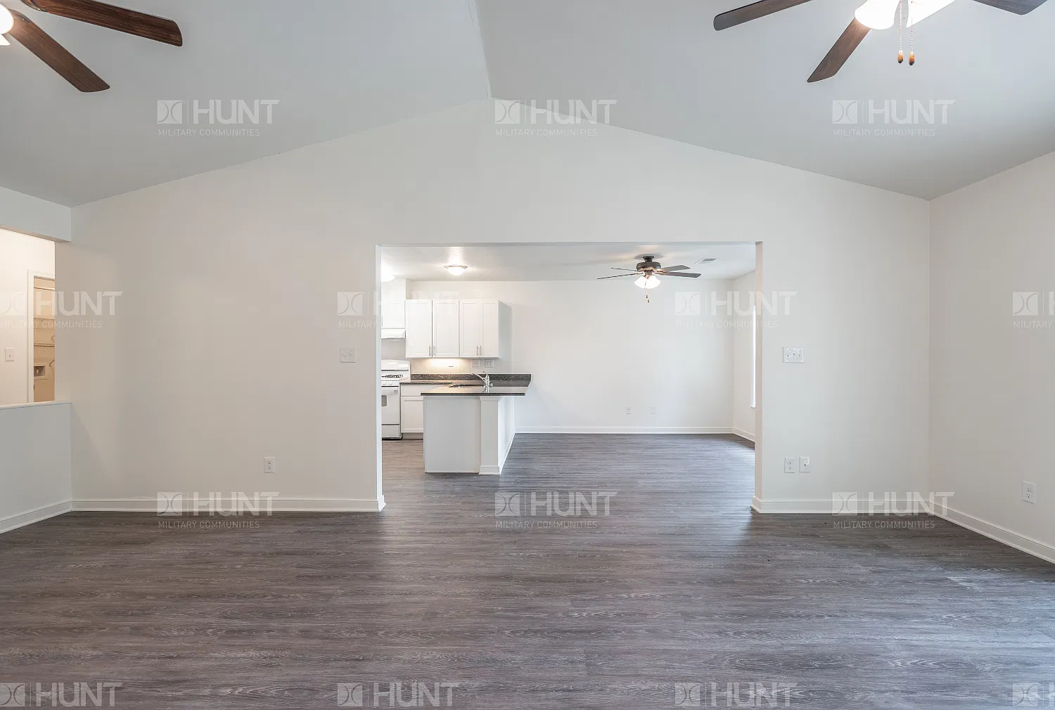 3 bed, 2.5 bath, 1286 sqft, $2,628 — Photo 3