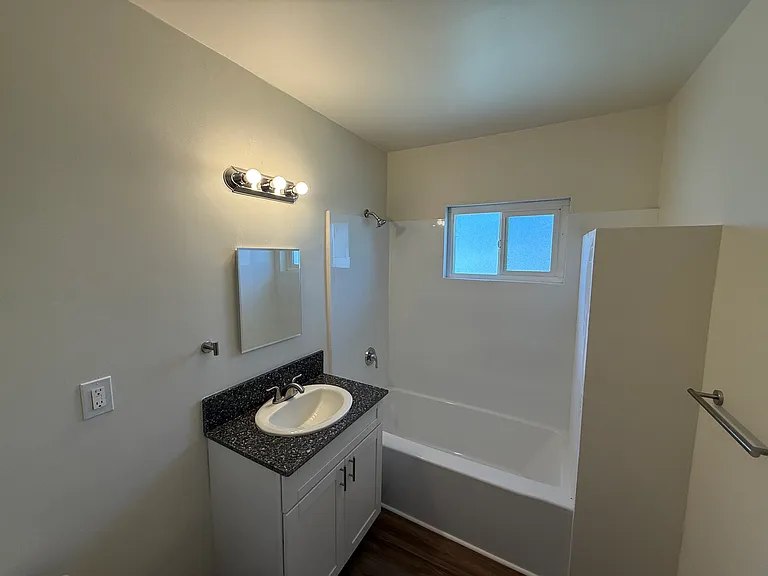 231 Justin Ave #7 — Photo 5
