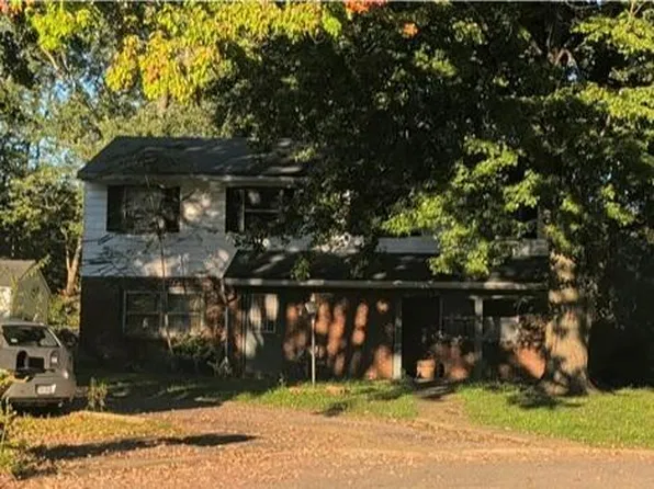 2907 Arboretum Cir NW, Canton, OH 44718