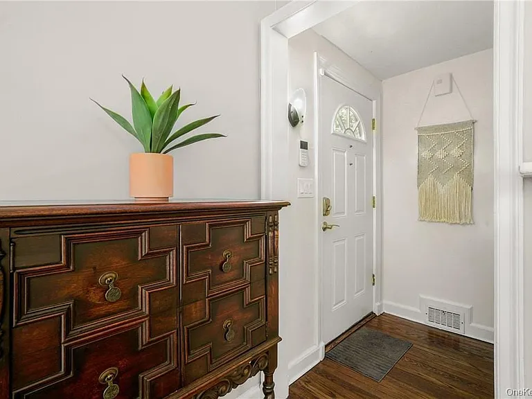 64 Pine Cliff Rd — Photo 3
