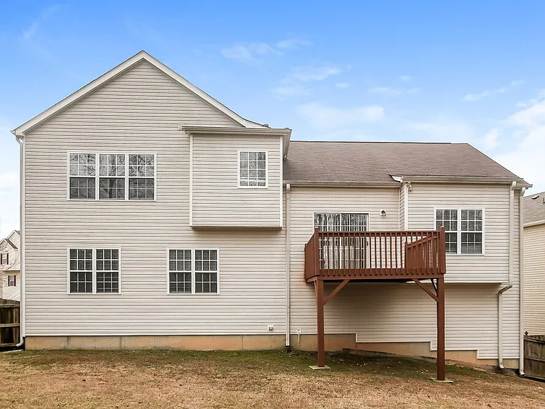 5727 Newnan Cir — Photo 18
