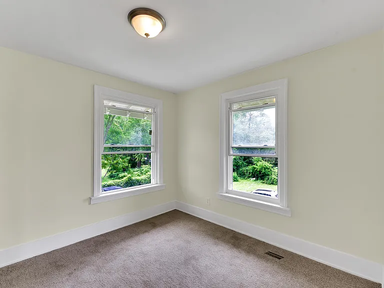 322 King St — Photo 15